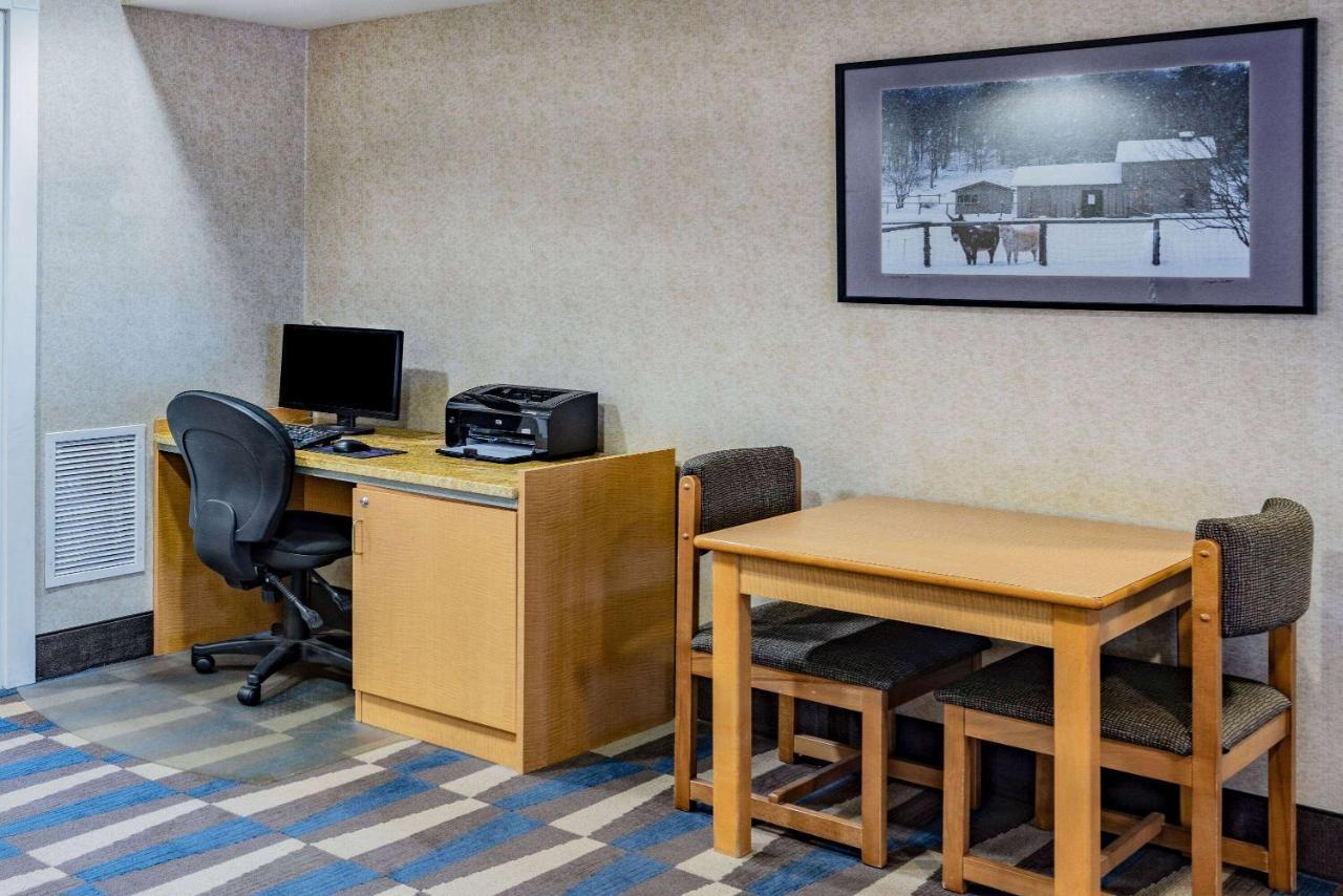 Microtel Inn & Suites By Wyndham Plattsburgh  Kültér fotó